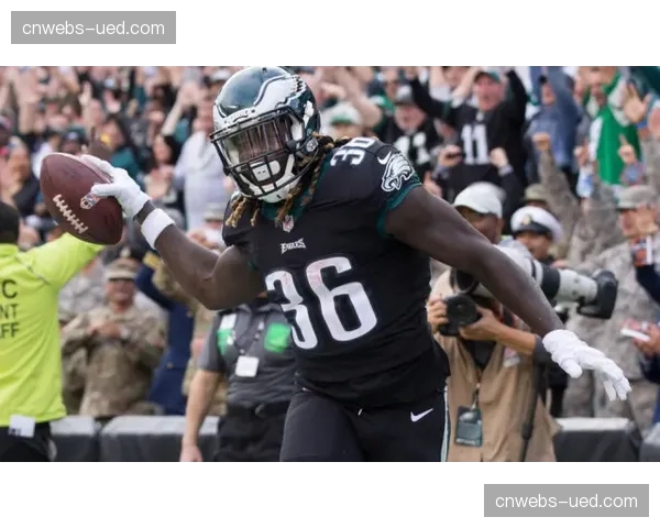 动态：佛罗伦萨主力边锋冈萨雷斯伤愈复出，将提升球队边路攻击力