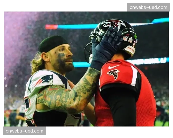 亚特兰大梦想队举办球迷开放日，队长莱恩·霍华德与球迷互动