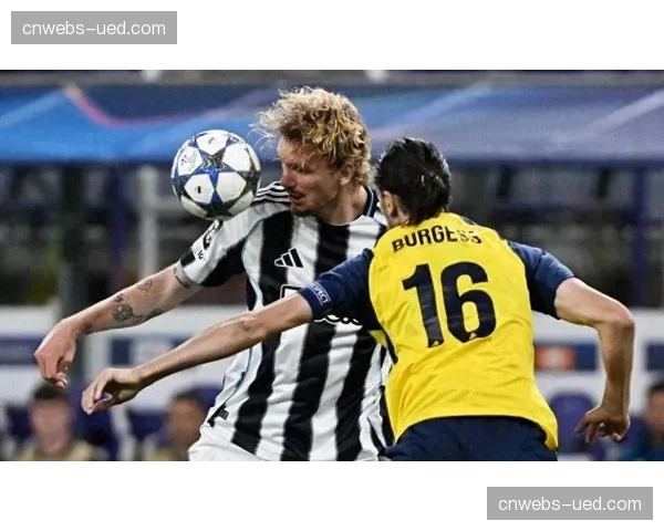 英超补时超长10分钟，VAR两次介入判罚点球引发双方教练组不满